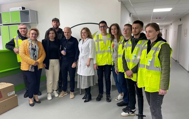 Ізраїль передав київським лікарням інноваційні медикаменти