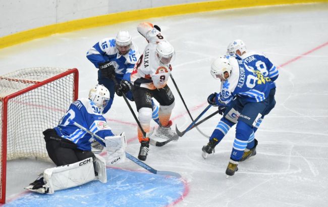 "Сокол" разгромно уступил "Кременчугу" на старте чемпионата Украины по хоккею