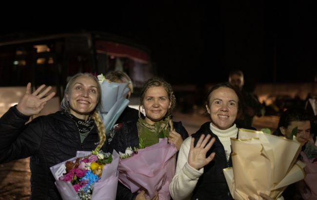 "Найбільше били їхні жінки": звільнені з полону українки розповіли про знущання окупантів
