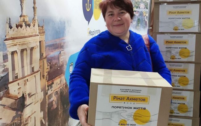 Фонд Ахметова передав перший гуманітарний вантаж до Хмельницького