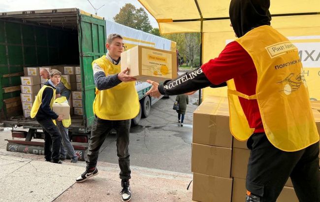 Фонд Ахметова передал Сумской области уже более 12 тысяч продуктовых наборов