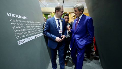 Ненсі Пелосі, Джон Керрі та голова USAID відвідали український павільйон на COP-27