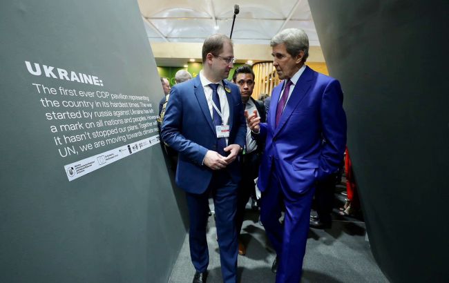 Ненсі Пелосі, Джон Керрі та голова USAID відвідали український павільйон на COP-27
