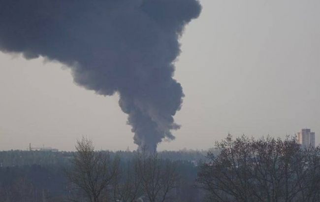 У Брянській області РФ масштабна пожежа: горять резервуари з нафтопродуктами