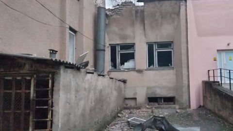 Обстріл лікарні у Херсоні: в ОВА повідомили про потерпілого