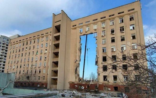 Будівлю Миколаївської облдержадміністрації, яка постраждала від обстрілу, ймовірно, знесуть, - Кім