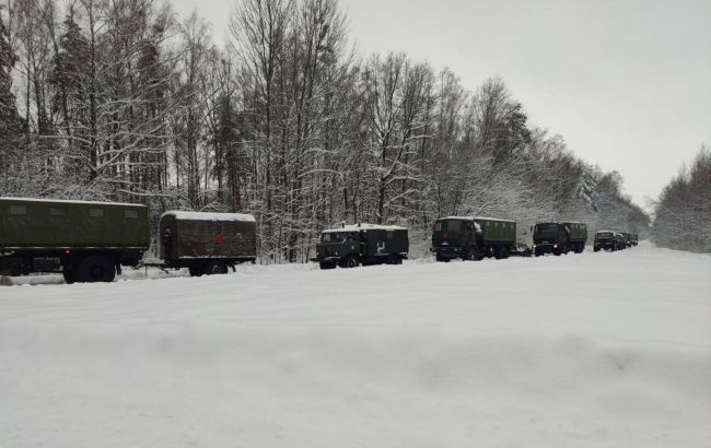 Білорусь повертає військових від кордону з Україною назад на базу