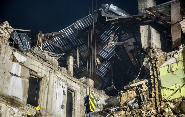 В Кривом Роге из-под завалов разрушенного дома достали тело 1,5-летнего ребенка