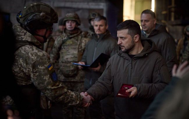 Зеленський відповів на петицію про повернення премії у 30 тисяч гривень військовим