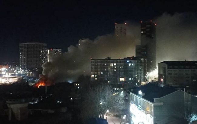 Очередное огненное ЧП в России: в центре Ростова-на-Дону произошел пожар возле вокзала