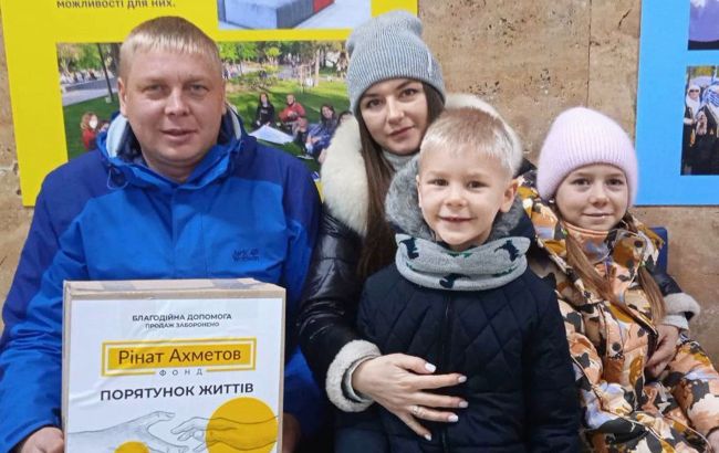 Мариупольцы в Хмельницком получили от Фонда Ахметова гуманитарную помощь