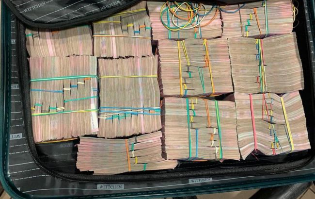 Прикордонники викрили схему легалізації викрадених на окупованих територіях грошей