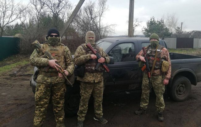 Favbet Foundation передал еще два внедорожника для ВСУ