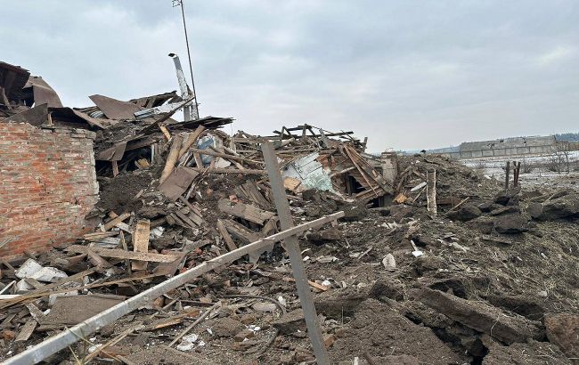 Росіяни знову обстріляли Вовчанськ: постраждали будинки та підприємство