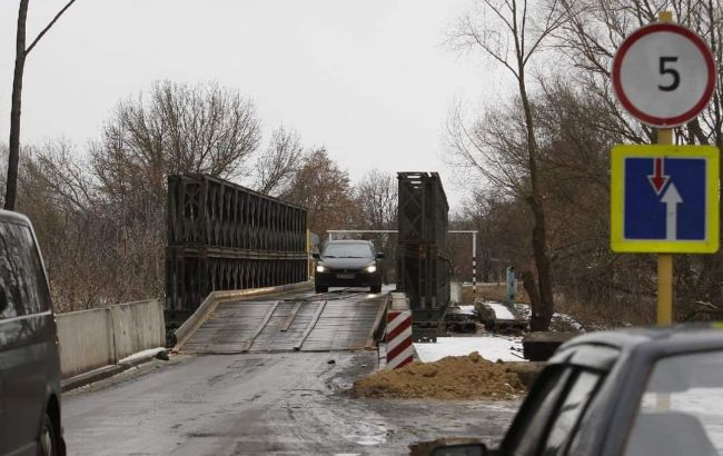 Під Черніговом завтра перекриють рух переправою через Десну
