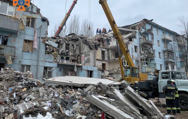 Кількість жертв в результаті російського обстрілу будинку в Запоріжжі зросла