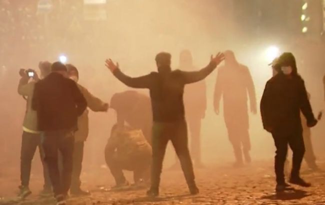 Протесты в Тбилиси: митингующих оттеснили от парламента, начались задержания