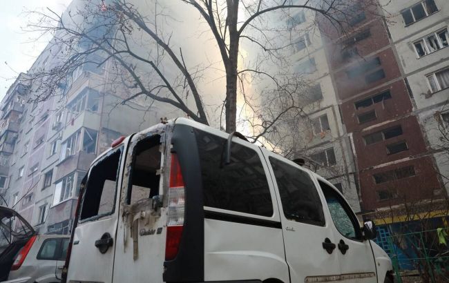 В многоэтажку в Запорожье ударили две российские ракеты, - ОВА