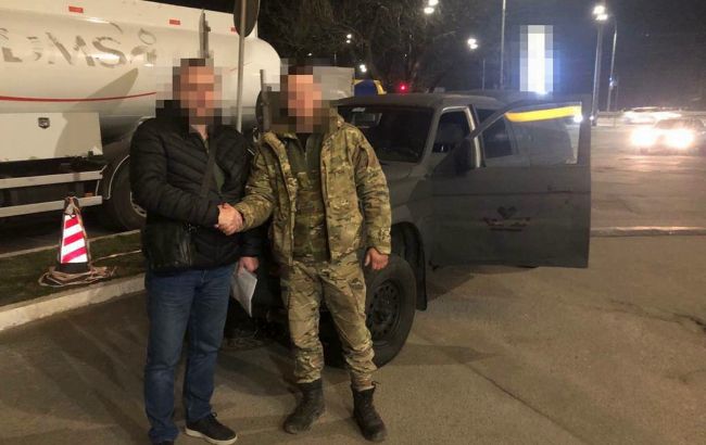 Favbet Foundation передав ЗСУ на донецький напрямок пікап Mitsubishi L-200