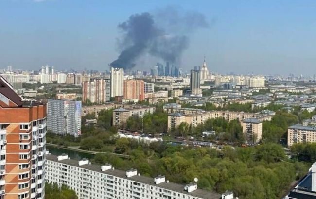 У центрі Москви спалахнула пожежа в елітному ЖК (відео, фото)