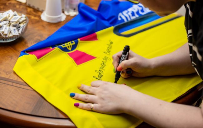 Украина вернула из РФ ребенка защитников Мариуполя, которые были в плену