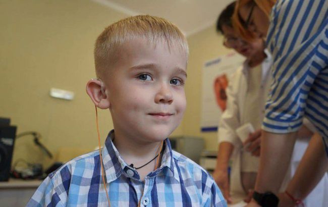 Как ребенку до 7 лет получить слуховые аппараты от Фонда Ахметова: советы
