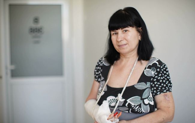 Фонд Ахметова помог жительнице Краматорска, раненной во время обстрела