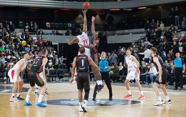 Баскетбольный "Прометей" в последней атаке драматично проиграл "Лондон Лайонс" в Еврокубке