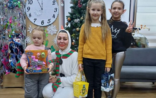 В Черкассах Фонд Ахметова поздравил детей-переселенцев с новогодними праздниками