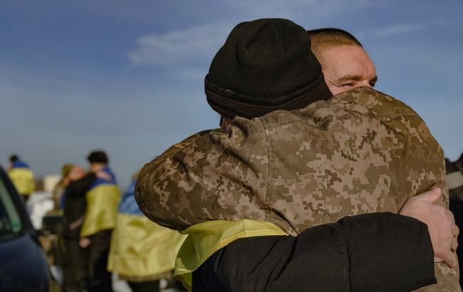 З полону РФ повернули захисника Маріуполя, чия сім'я загинула в Дніпрі від обстрілу