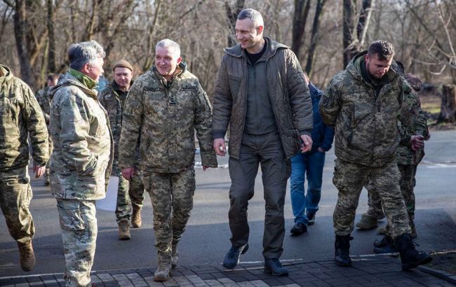 Київ виділив 230 млн на зброю та оснащення 112 бригади, -  Кличко