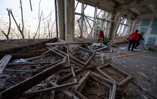 "Прилеты" во Львове, Запорожье и взрывы в Киеве: главное о последствиях массированной атаки на Украину