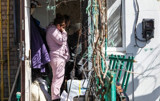 Обстрел домов в Запорожье: в ОВА показали фото последствий