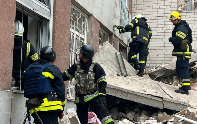 У Чернігові через атаку є зниклі безвісти. МВС показало відео з пошукової операції