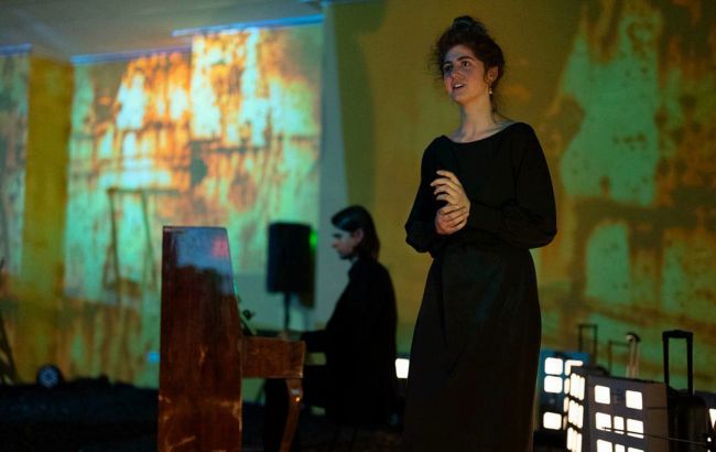 На выставке "Голоса" музея "Голоса мирных" Фонда Ахметова состоялся музыкально-поэтический вечер