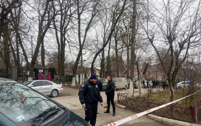 Взрыв возле ТЦК в Каменец-Подольском: известно о жертве и раненых