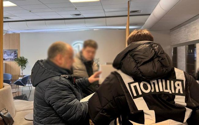 У Києві поліція проводить обшуки чотирьох фармзаводів: деталі