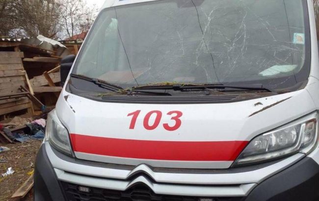 Массированный обстрел Херсона: двое погибших, бригада "скорой" попала под удар