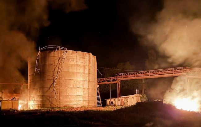 Росіяни атакували завод з виробництва біоетанолу на Сумщині (фото)