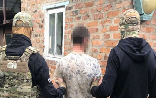 Зрадник із біноклем: СБУ викрила російського агента, який здавав аеродроми ЗСУ