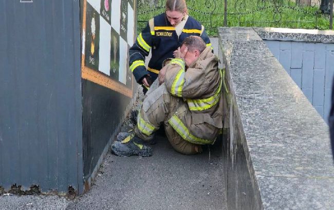 Работали под обстрелами: в Киеве погибли трое спасателей во время атаки РФ