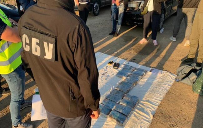 Сховали кокаїн у бананах: в Україні ув'язнили членів міжнародної наркомафії "Ндрангета"