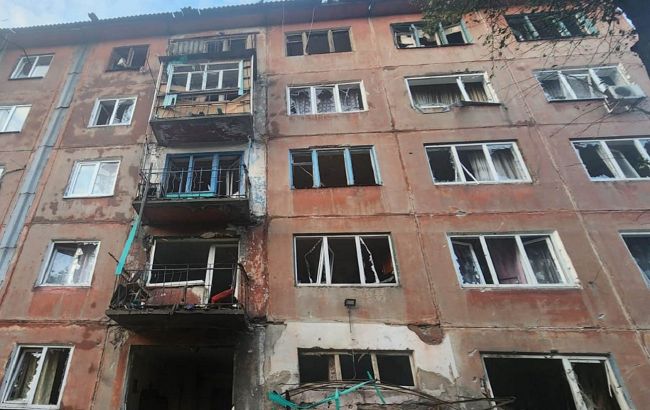 Росіяни вдарили дроном по багатоповерхівці на Донеччині: серед постраждалих - дитина
