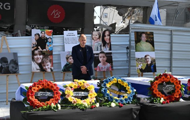В Израиле попрощались с пятью украинцами, которые погибли из-за иранского ракетного удара (фото)
