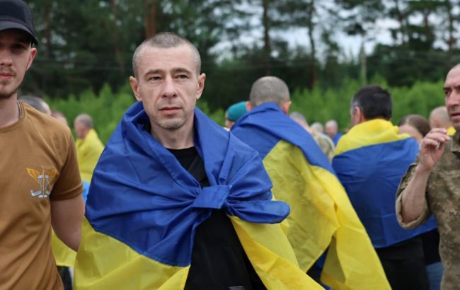 ГУР раскрыло детали по освобожденным из плена гражданским: их роль была критически важной