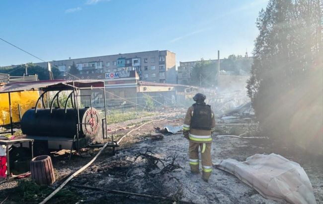 Авиаудар по Доброполью: есть жертвы, десятки раненых, под завалами есть люди