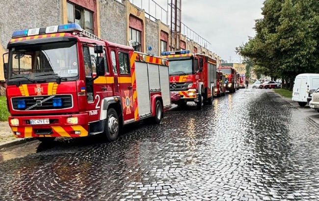 Взрыв в номере и 6 пострадавших: новые детали пожара в гостинице Львова