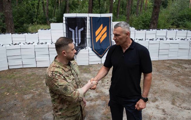 Кличко передав Третьому армійському корпусу 6 тисяч дронів від громади Києва