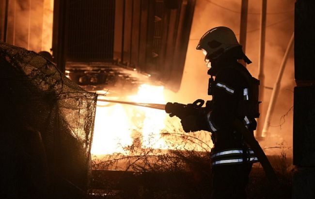 Нічні удари РФ по енергетиці: майже 100 тисяч домогосподарств залишилися без світла