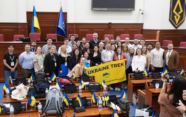 Кличко обсудил развитие Киева и Украины после войны с молодыми учеными и бизнесменами из 10 стран